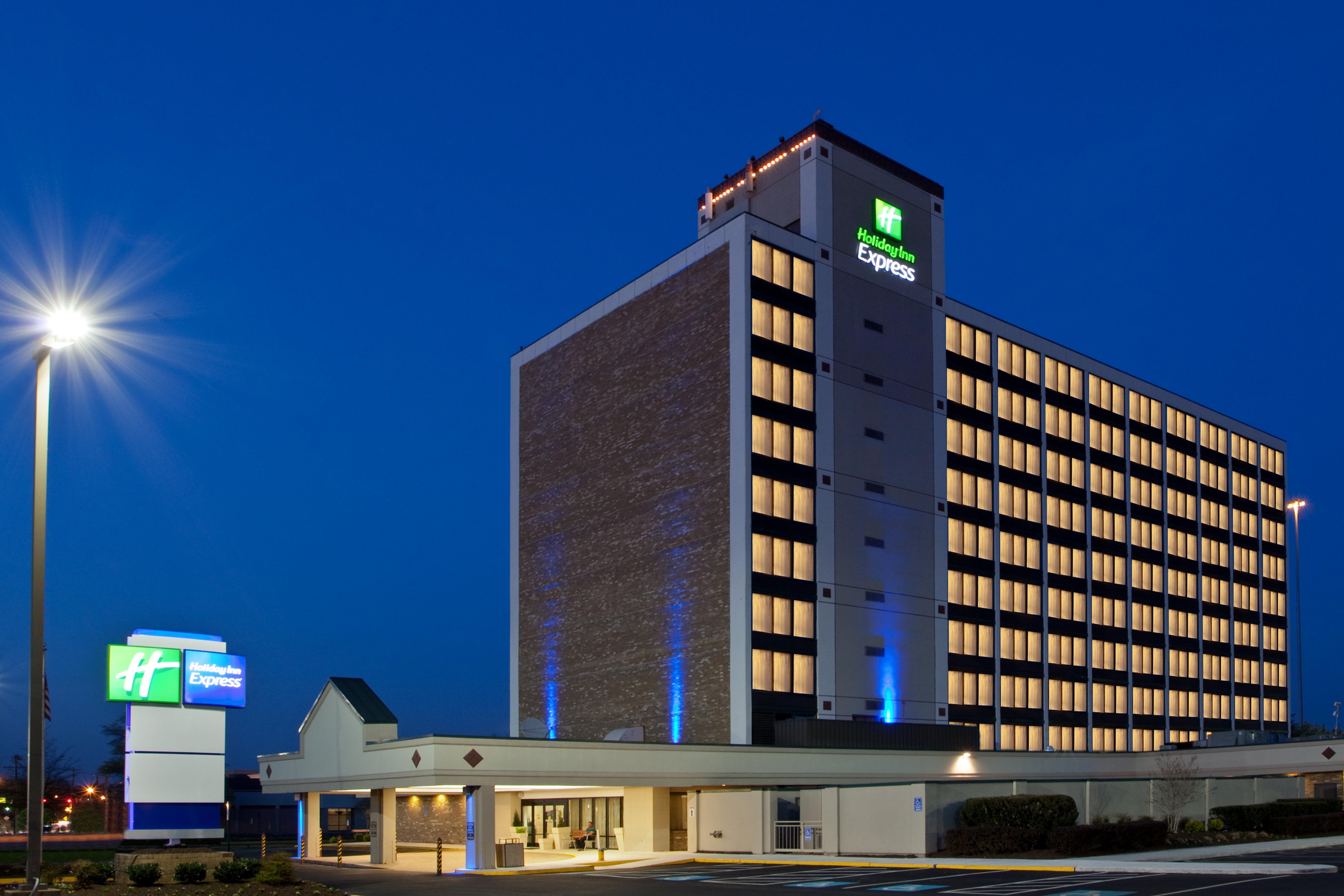 Holiday Inn Express Washington Dc Sw - Springfield By Ihg Exterior foto