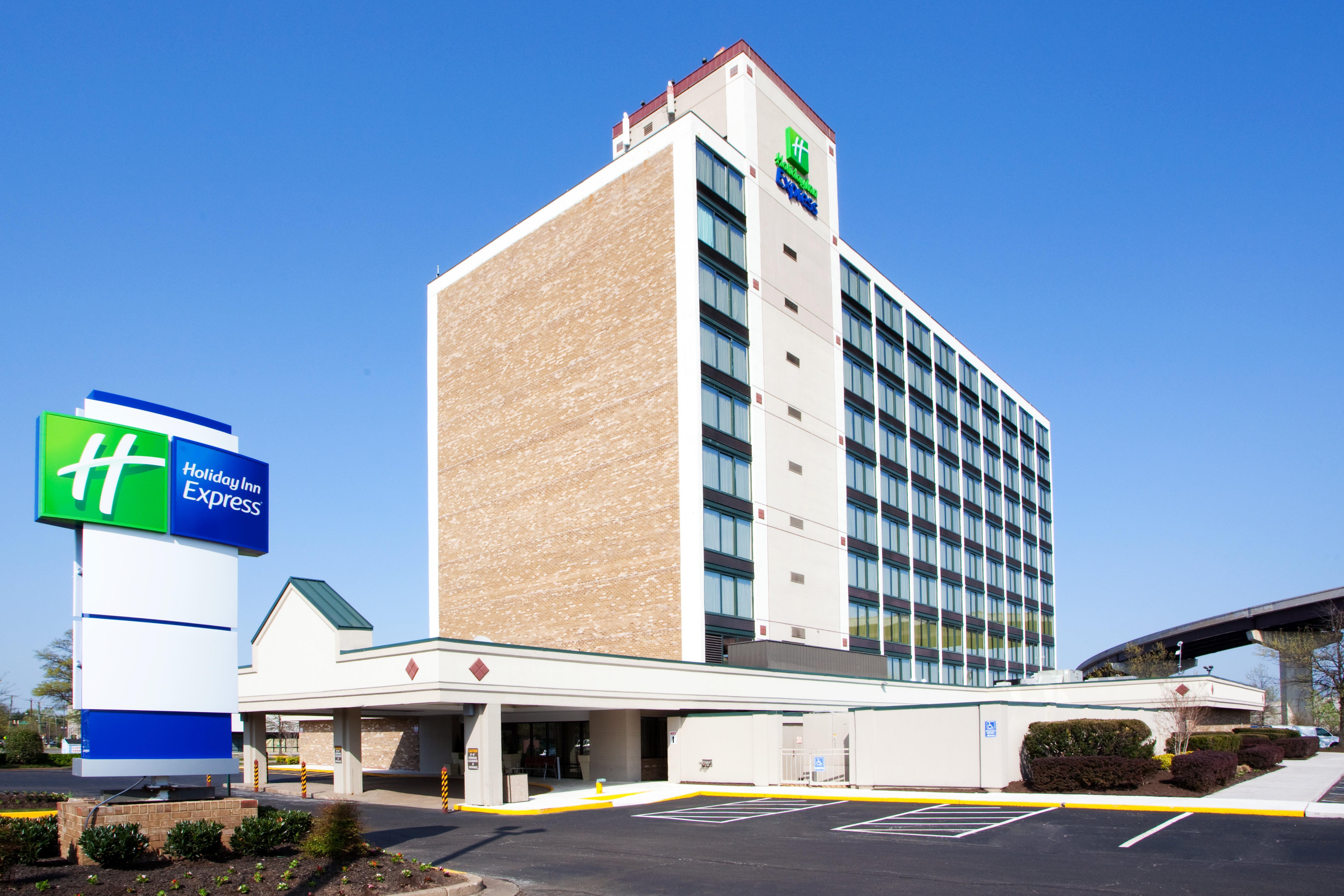 Holiday Inn Express Washington Dc Sw - Springfield By Ihg Exterior foto