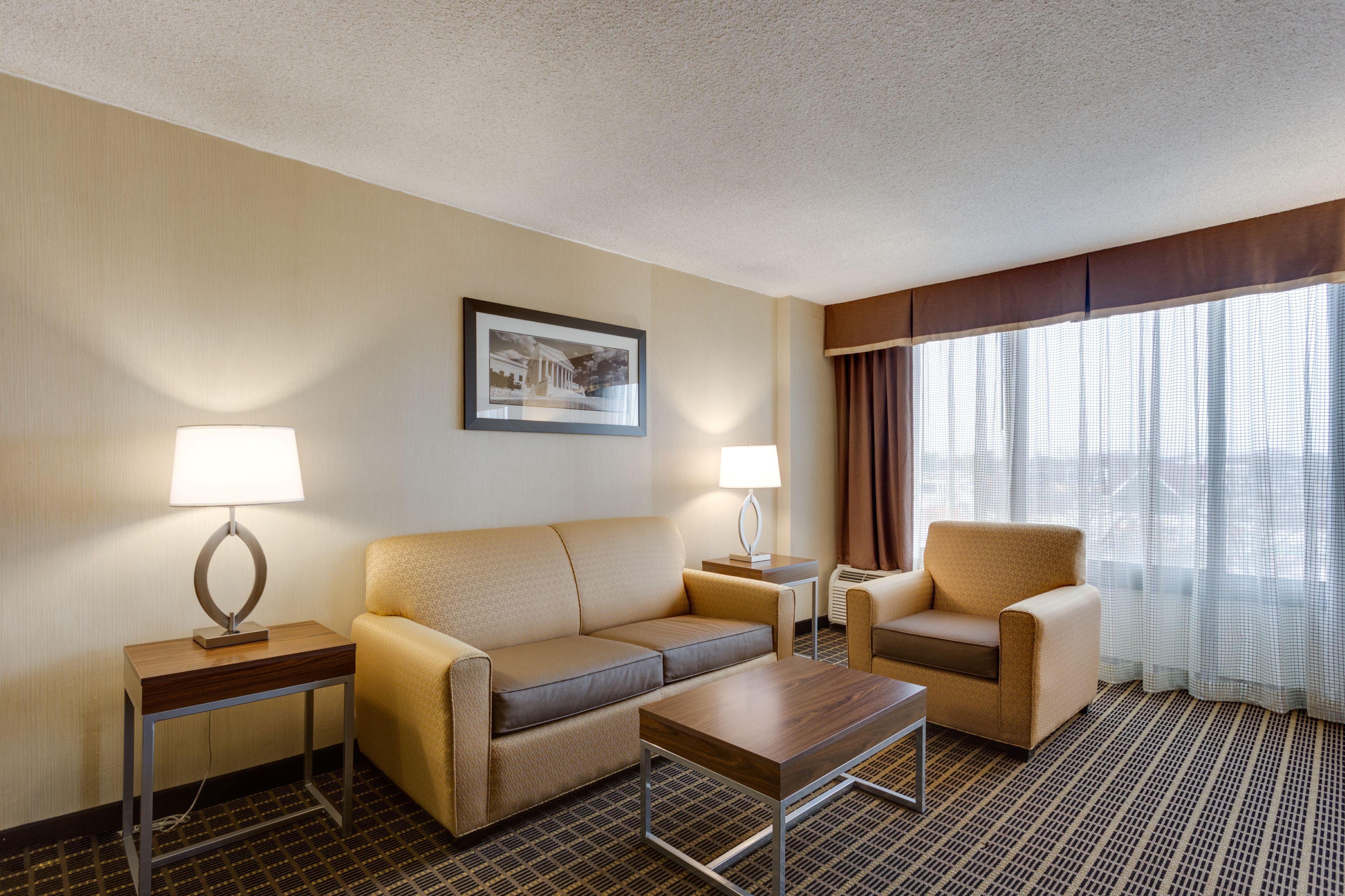 Holiday Inn Express Washington Dc Sw - Springfield By Ihg Exterior foto